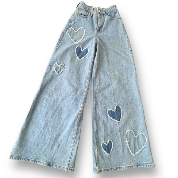 Social Tourist Light Wash Heart Patch Ultra High-Rise Baggy Jeans Sz 25/1Reg Y2K - Picture 2 of 10